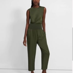 COPY - Theory - Sleeveless Jumpsuit in Viscose Twill